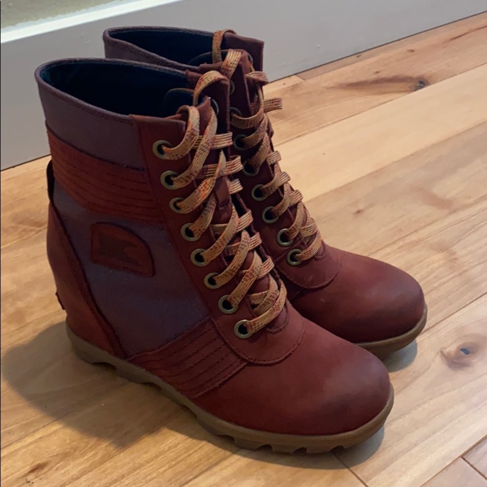 SOLD...DONT PURCHASE! Sorel Lexie Wedge